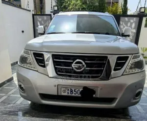 Photo - Nissan Patrol 2017 Silver