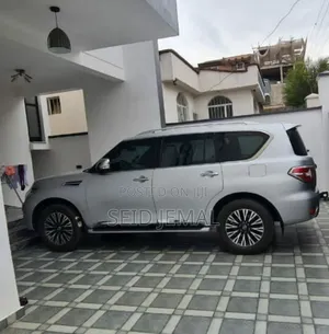 Nissan Patrol 2017 Silver