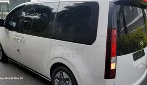 New Hyundai Staria 2025 White