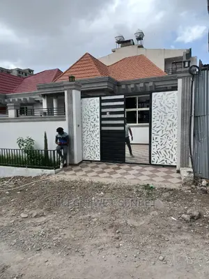 5bdrm Villa in አአ, Bole for Sale