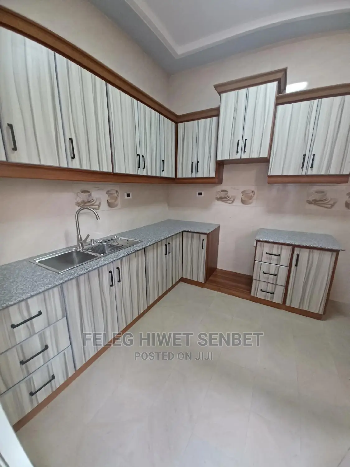 5bdrm Villa in አአ, Bole for Sale