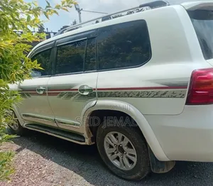 Toyota Land Cruiser 2008 White