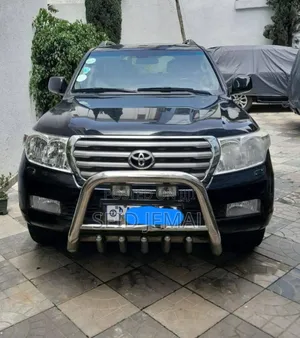 Photo - Toyota Land Cruiser 2013 Matt Black