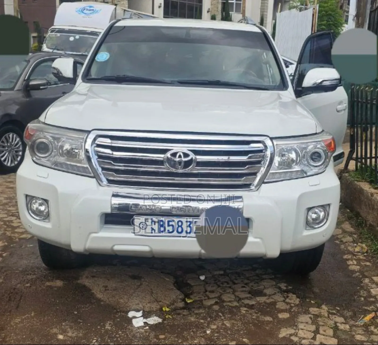 Toyota Land Cruiser 2012 White