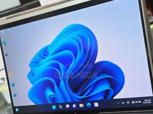 New Laptop Lenovo Yoga Book 9i 16GB Intel Core I7 SSD 1T