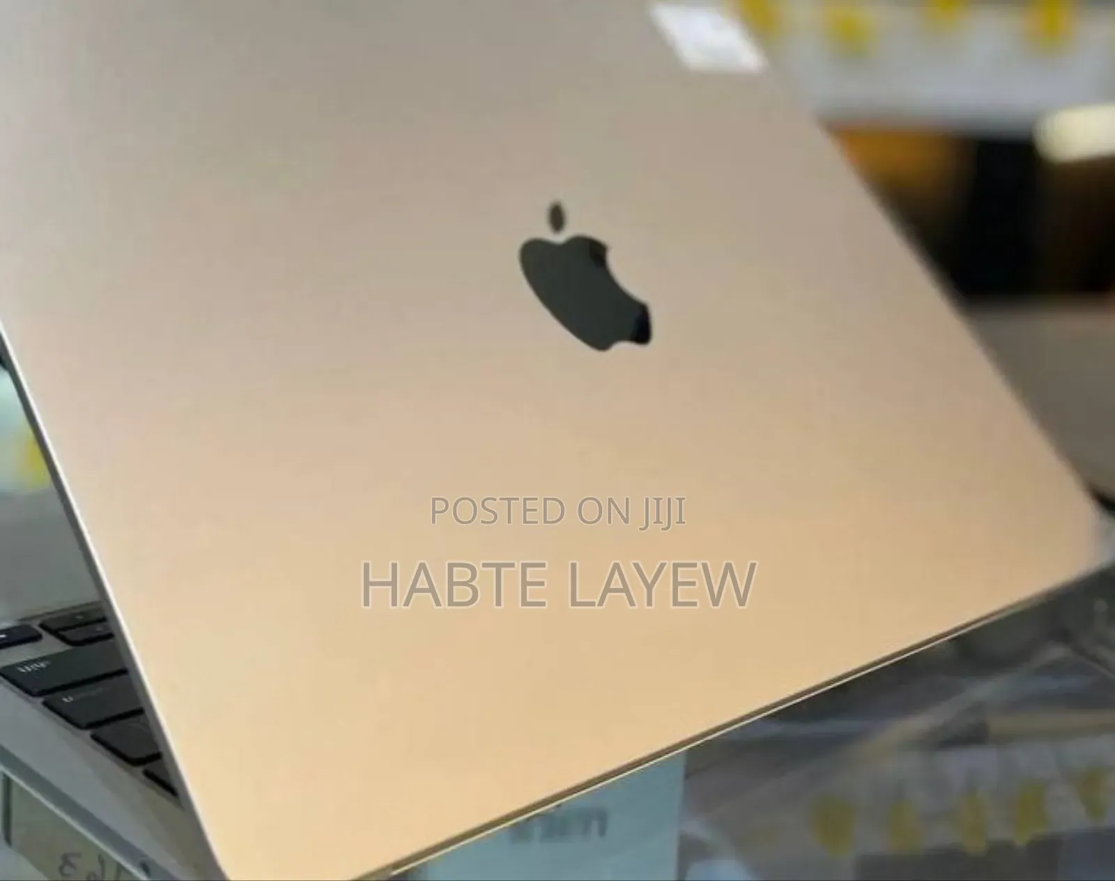 New Apple MacBook Air 2024 M3 13-Inch 16GB Apple M3 Pro SSD 512GB