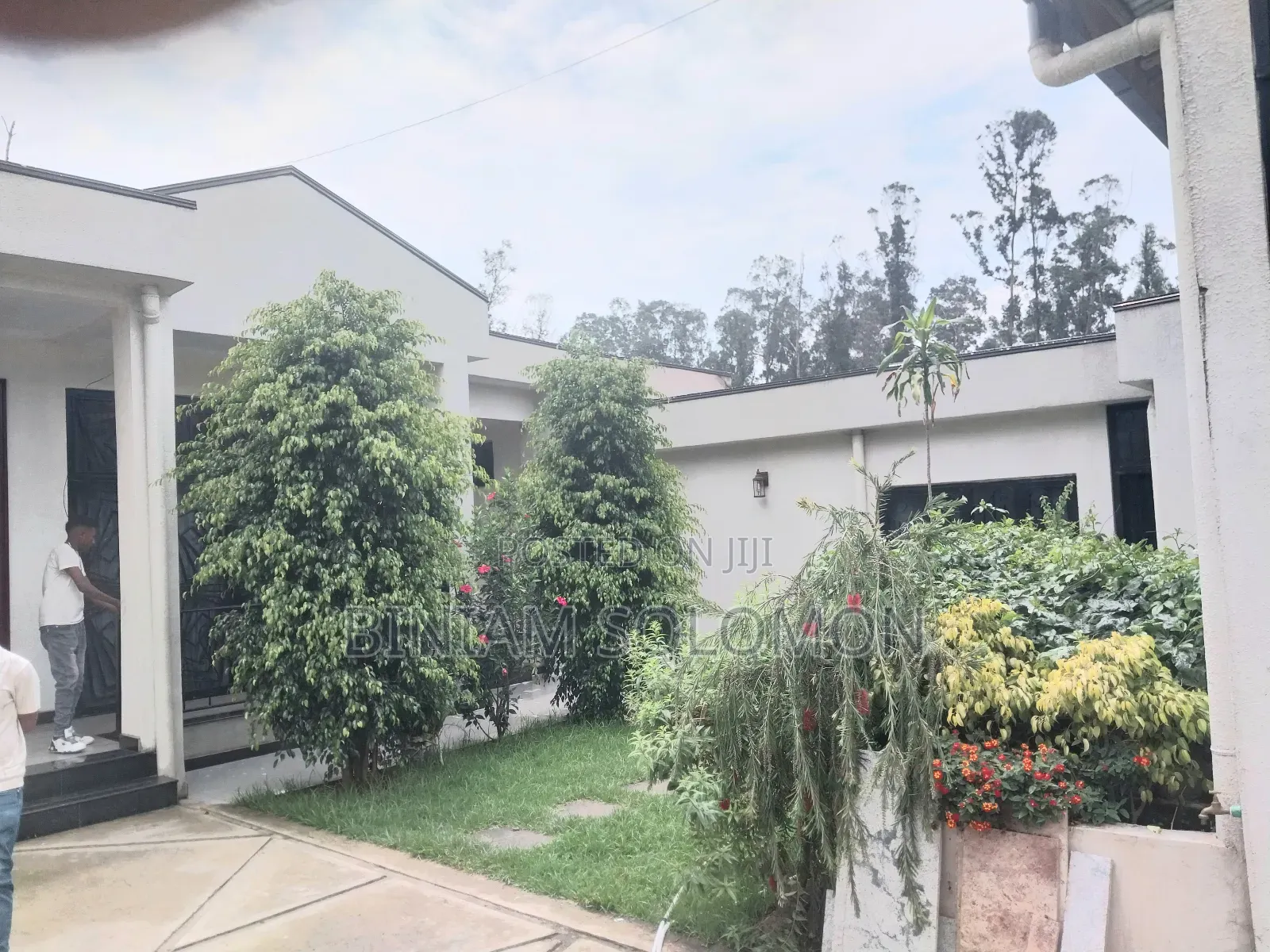 Furnished 3bdrm Villa in Bole for rent