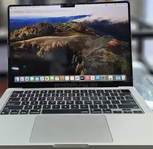 New Laptop Apple MacBook Pro M1 8GB Intel SSD 512GB