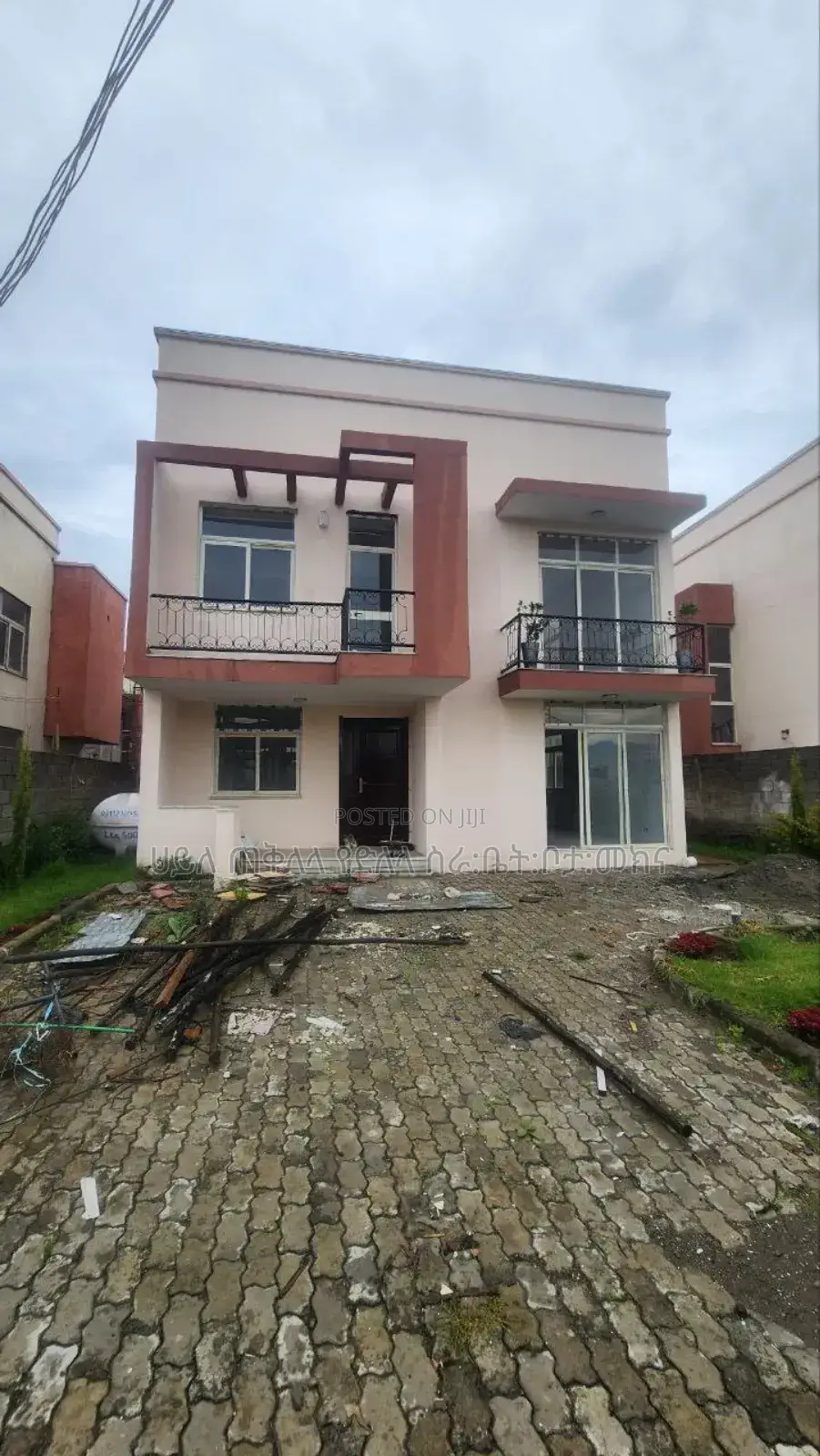 Furnished 5bdrm House in Ccd Real State, Oromia-Finfinne for sale