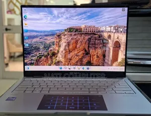 New Laptop Asus ZenBook Flip UX360UA 16GB Intel Core I7 SSD 1T