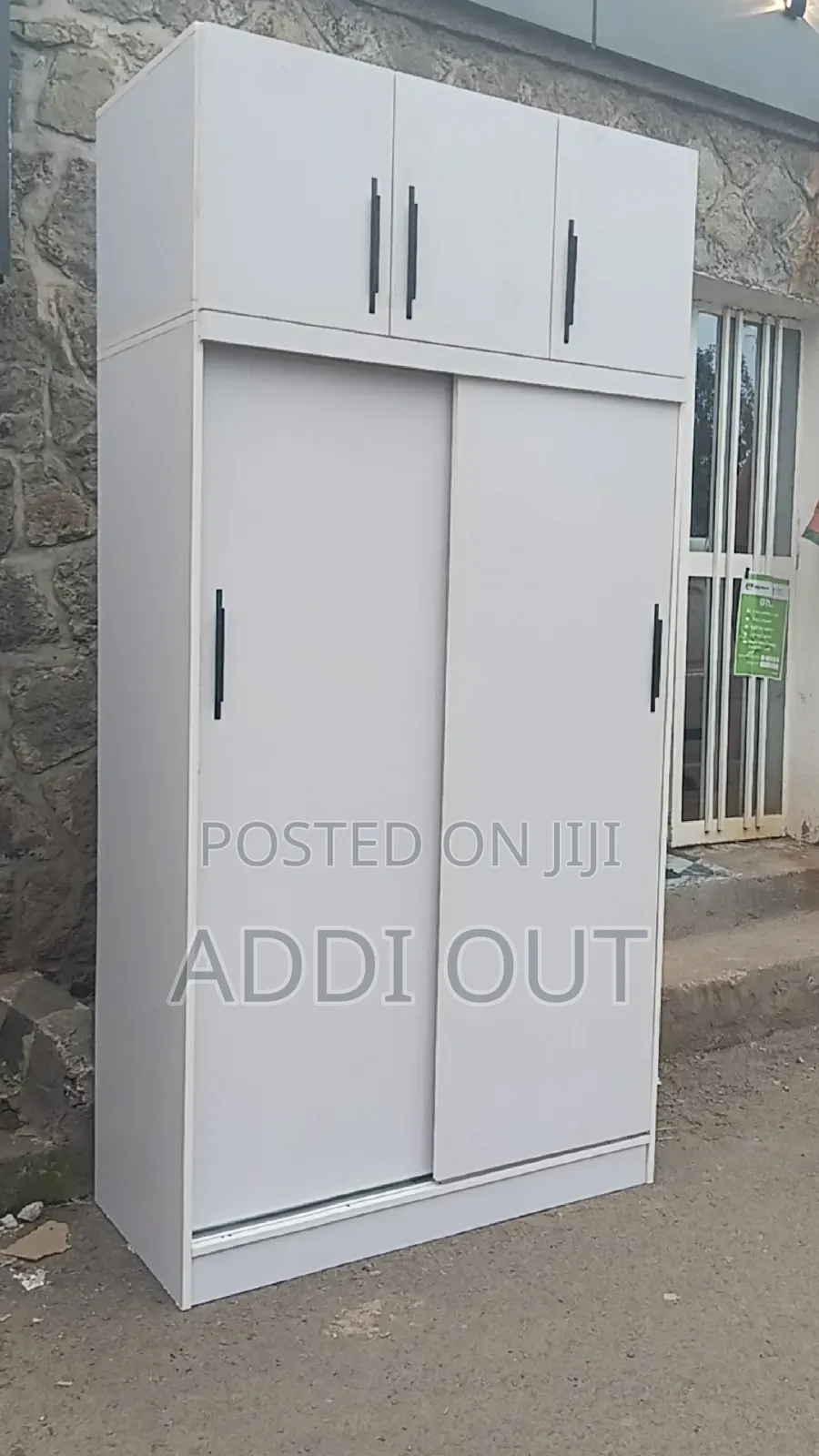 በነጭ ላምኔት የተሰራ 1.20 Cupboard