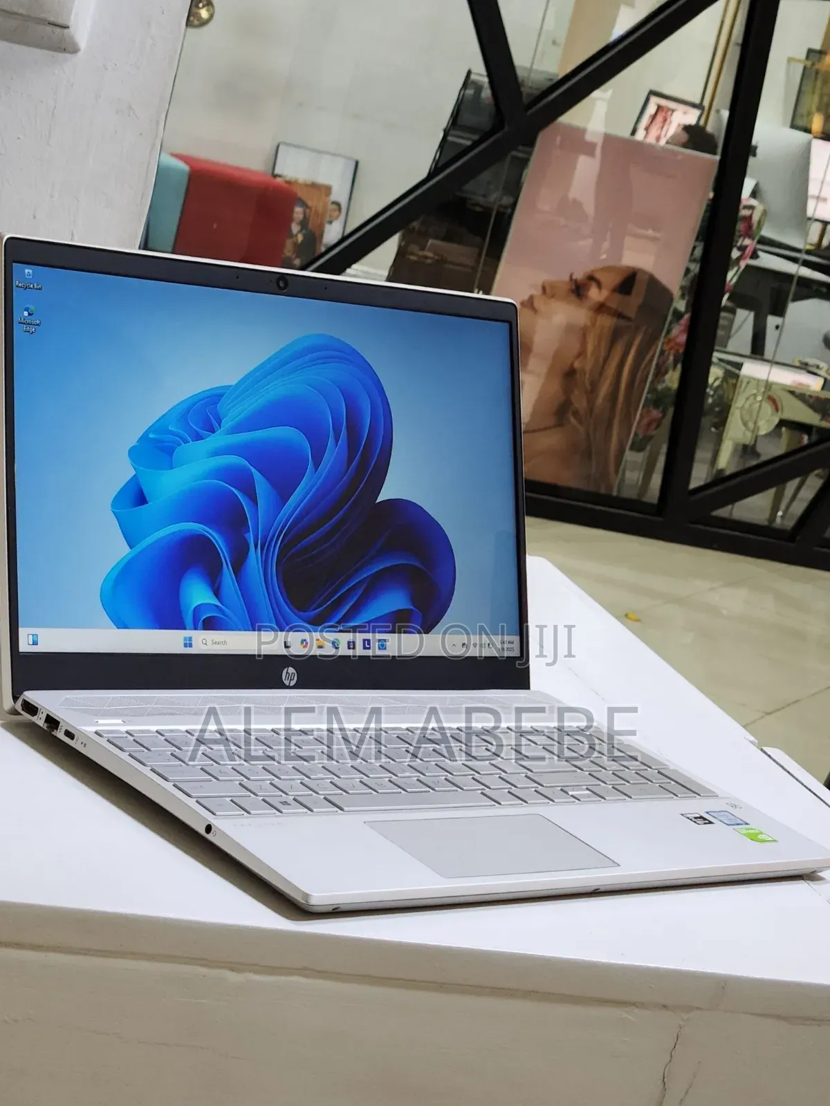 New Laptop HP Pavilion 15 8GB Intel Core I5 SSHD+SSD 1.5T