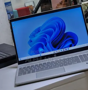 New Laptop HP Pavilion 15 8GB Intel Core I5 SSHD+SSD 1.5T