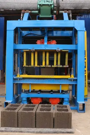 Concrete Block /Brick Machine በቀን 5000 ብሎኬት የማምረት አቅም ያለው አዲስ ማሽን