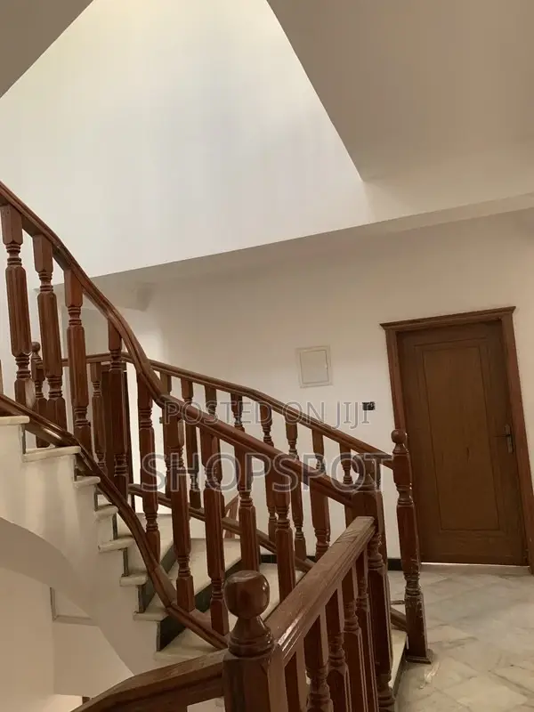 5bdrm House in 5-Bedroom House For, Lideta for rent