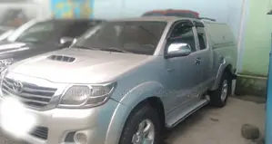 Toyota Hilux 2012 Silver