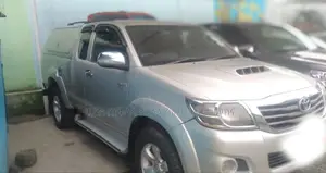 Toyota Hilux 2012 Silver