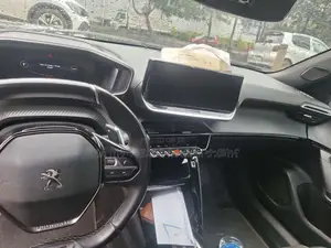 Peugeot 2008 2023 Gray