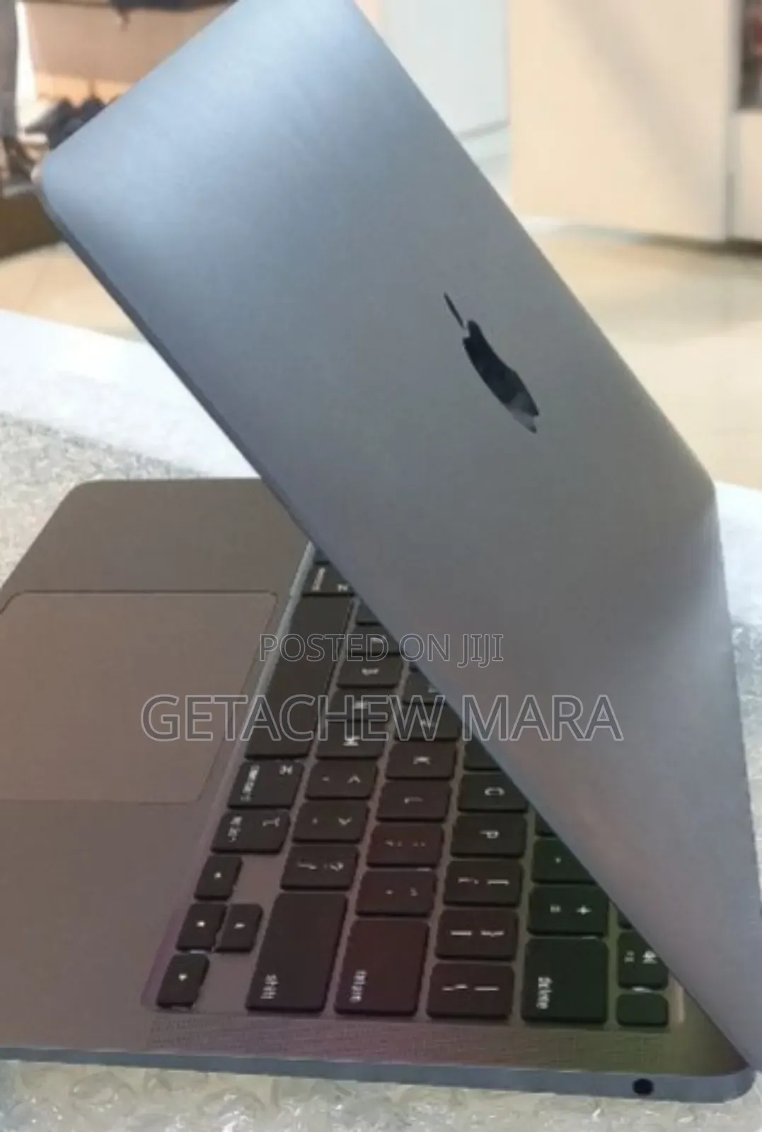 New Laptop Apple MacBook 2020 8GB Intel SSD 256GB