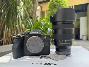 Photo - Sony Alpha 7 4 With G Lens 24-105mm Zoom
