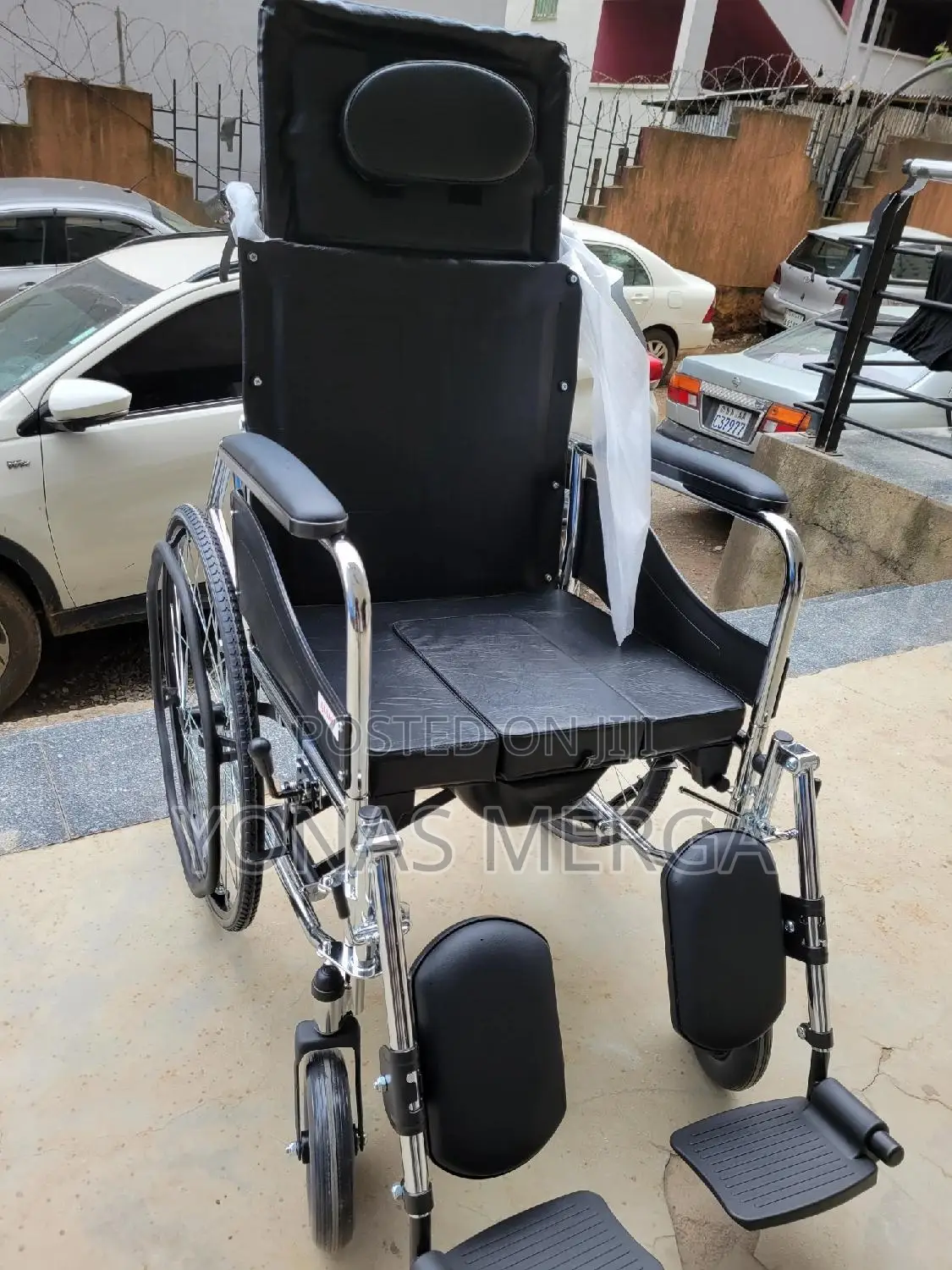 Toilet Wheelchair士፰relief and Comfort.
Adjusts From 90° to 180°-ዊልቼር