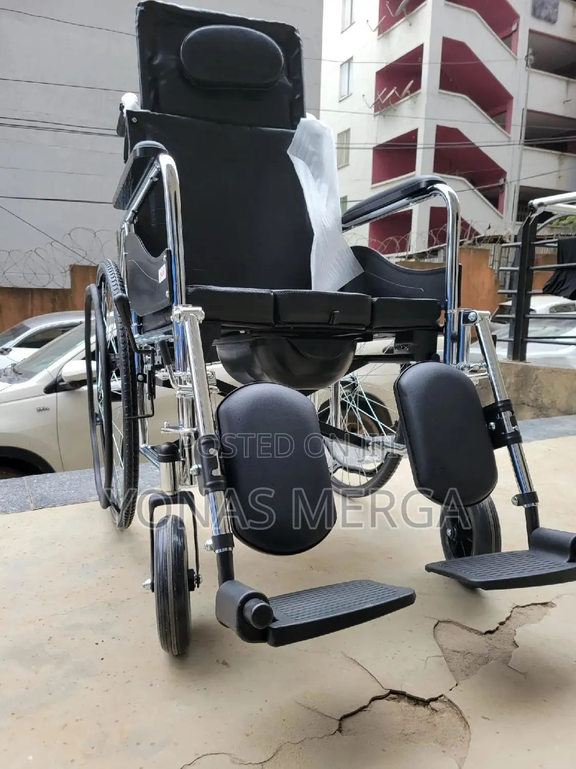 Toilet Wheelchair=Adjustment Mechanism Regular for Safety Performance