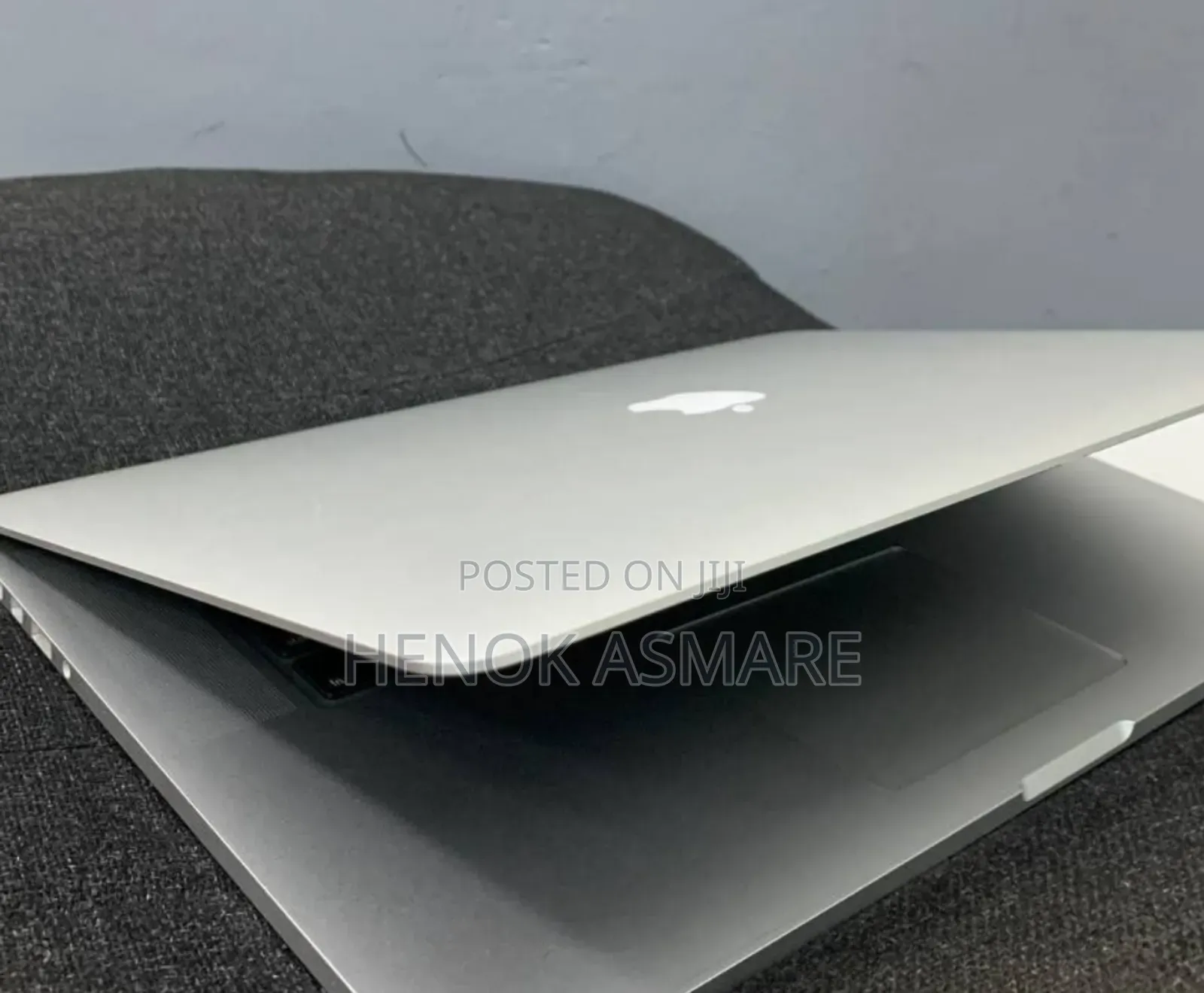 New Laptop Apple MacBook Air 2023 M2 8GB Intel Core I7 SSD 256GB