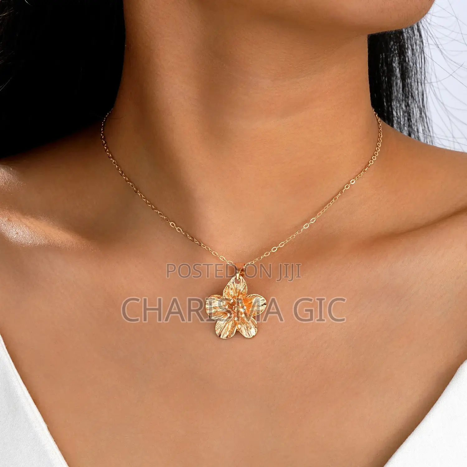Golden Plated Flower Necklace New Fashion