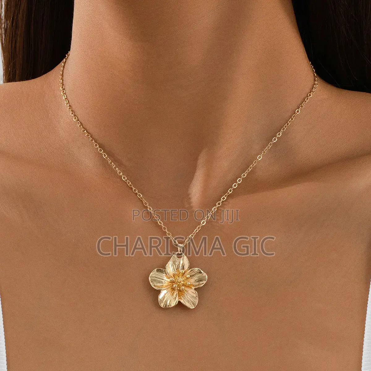 Golden Plated Flower Necklace New Fashion