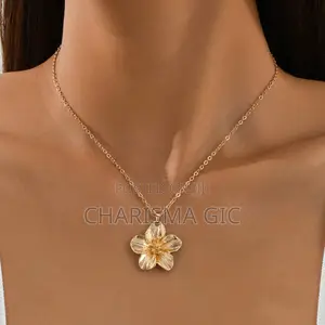 Golden Plated Flower Necklace New Fashion