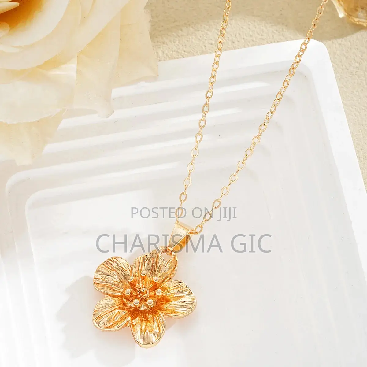 Golden Plated Flower Necklace New Fashion