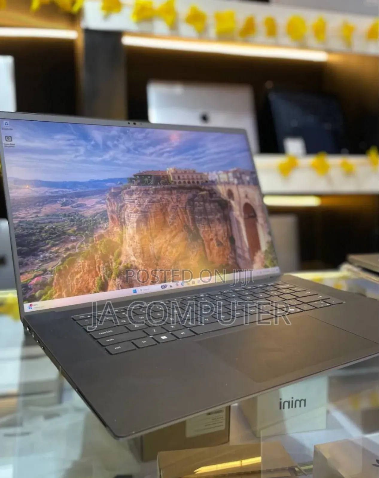 New Laptop Dell Precision 5690 32GB Intel Core Ultra 7 SSD 1T