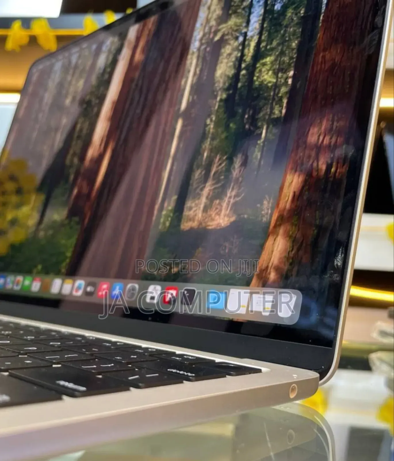 New Laptop Apple MacBook Air 2024 M3 13-Inch 16GB Apple M3 SSD 512GB