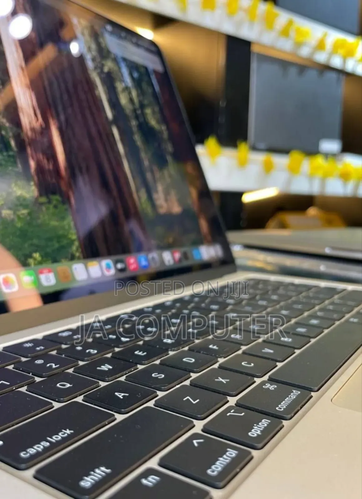 New Laptop Apple MacBook Air 2024 M3 13-Inch 16GB Apple M3 SSD 512GB