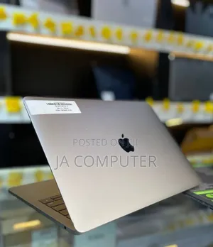 New Laptop Apple MacBook Pro 2017 8GB Intel Core I5 SSD 128GB