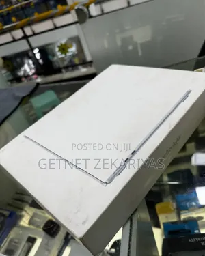 New Laptop Apple MacBook Air 16GB Apple M4 SSD 256GB