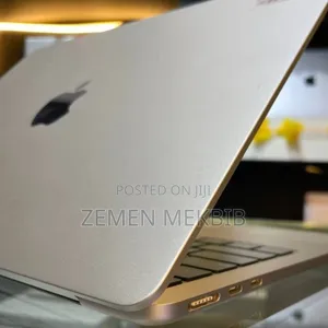 New Apple MacBook Air 2024 M3 13-Inch 16GB Intel Core I7 SSD 512GB