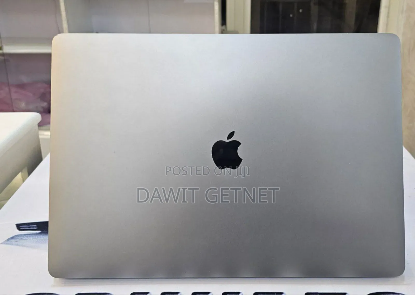 New Laptop Apple MacBook Pro 2019 16GB Intel Core I7 SSD 512GB
