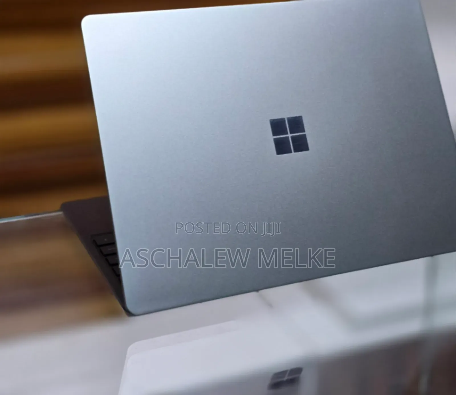 New Laptop Microsoft Surface 8GB Intel Core I5 SSD 256GB