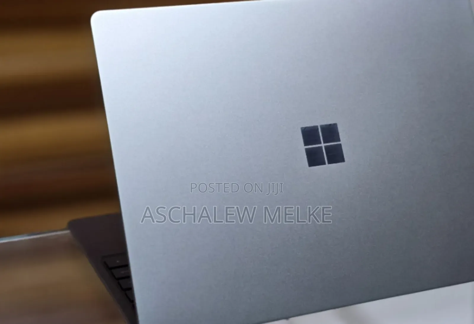 New Laptop Microsoft Surface 8GB Intel Core I5 SSD 256GB