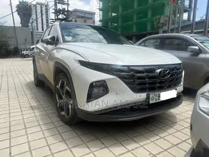 Hyundai Tucson 2022 White