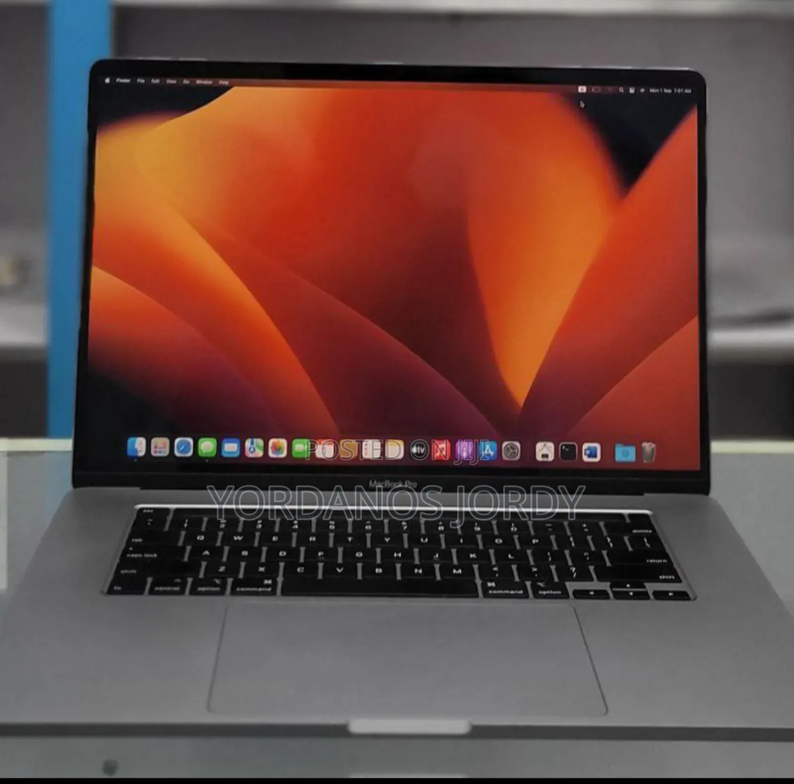 New Laptop Apple MacBook Pro 2019 16GB Intel Core I7 SSD 512GB