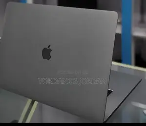 New Laptop Apple MacBook Pro 2019 16GB Intel Core I7 SSD 512GB