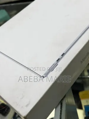 Photo - New Laptop Apple MacBook Air 2025 M4 13-Inch 16GB Apple M4 SSD 256GB