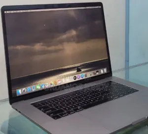 New Laptop Apple MacBook Pro 2019 32GB Intel Core I9 SSD 512GB