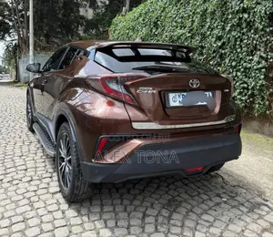 Toyota C-HR 2017 Burgundy