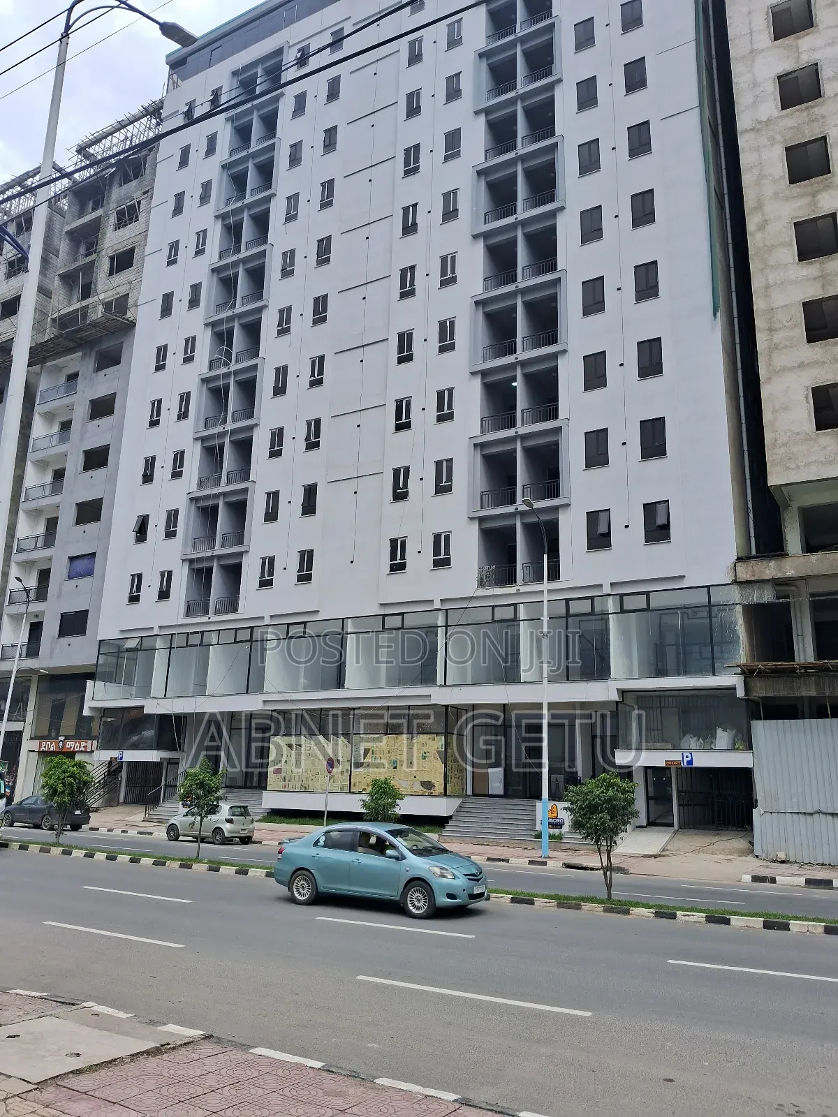 3bdrm Apartment in Jenboro Realestate, Bole for sale