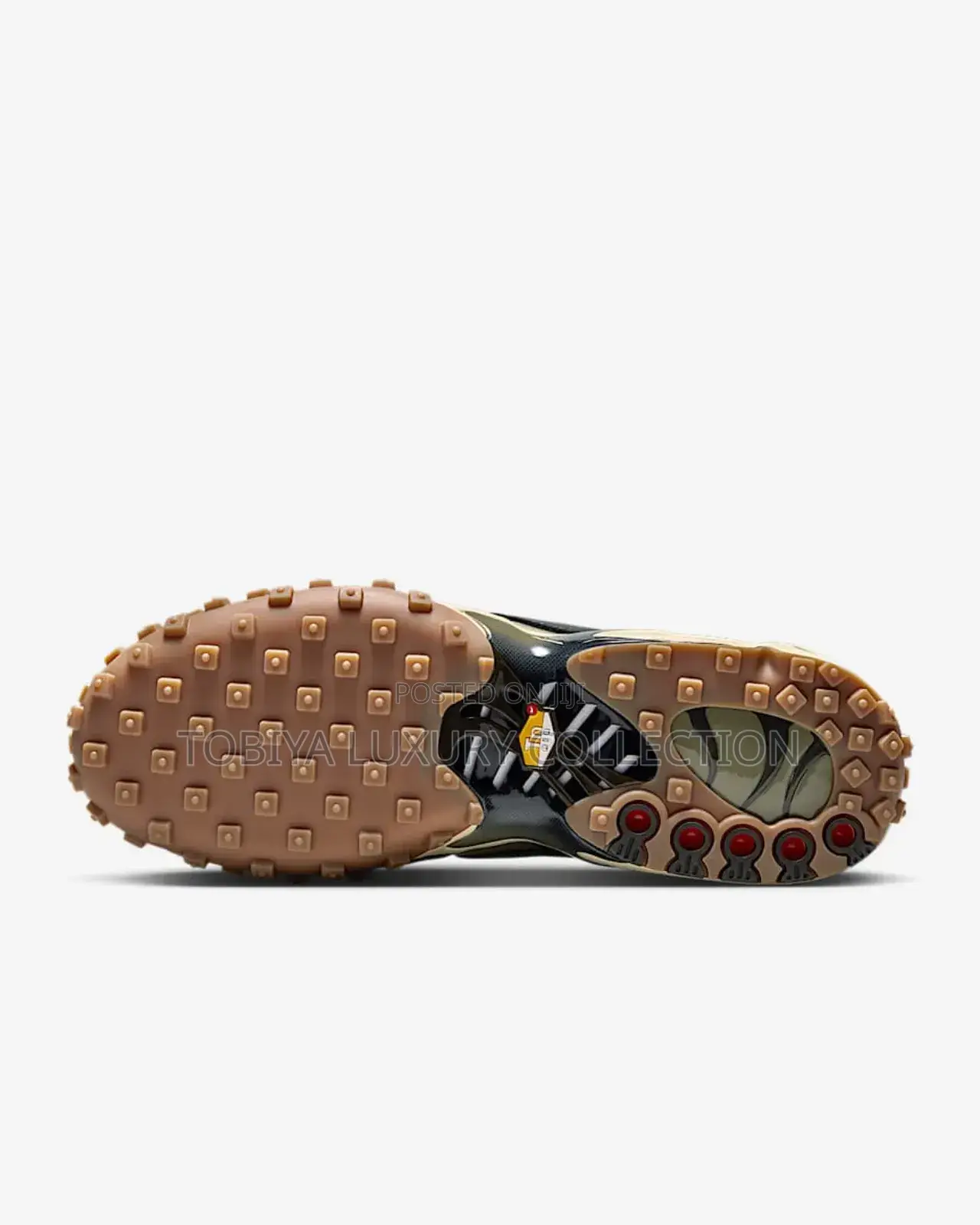 33,500 Birr
Nike Air Max Waffle Sp
 Original Shoes Only 