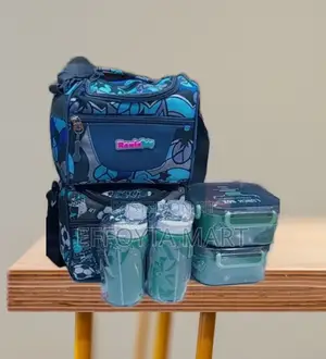  Isolated Lunch Box With Bag