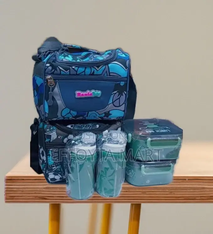  Isolated Lunch Box With Bag